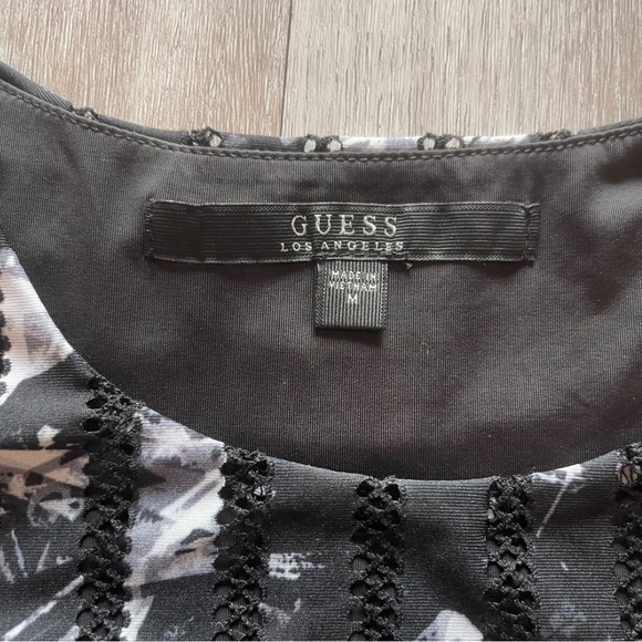 Guess Brand Black&White Crop Top. Class yet sexy. ZERO damage, zips up on side. - Picture 5 of 5